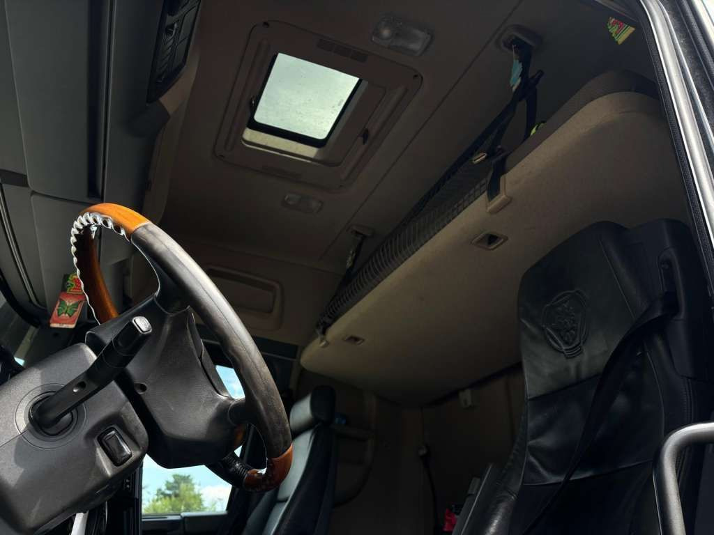 Tractor unit Scania R560 8x2 PALFINGER PK 92002 SH Fly Jib Winch 5t: picture 22 Tractor unit Scania R560 8x2 PALFINGER PK 92002 SH Fly Jib Winch 5t: picture 22