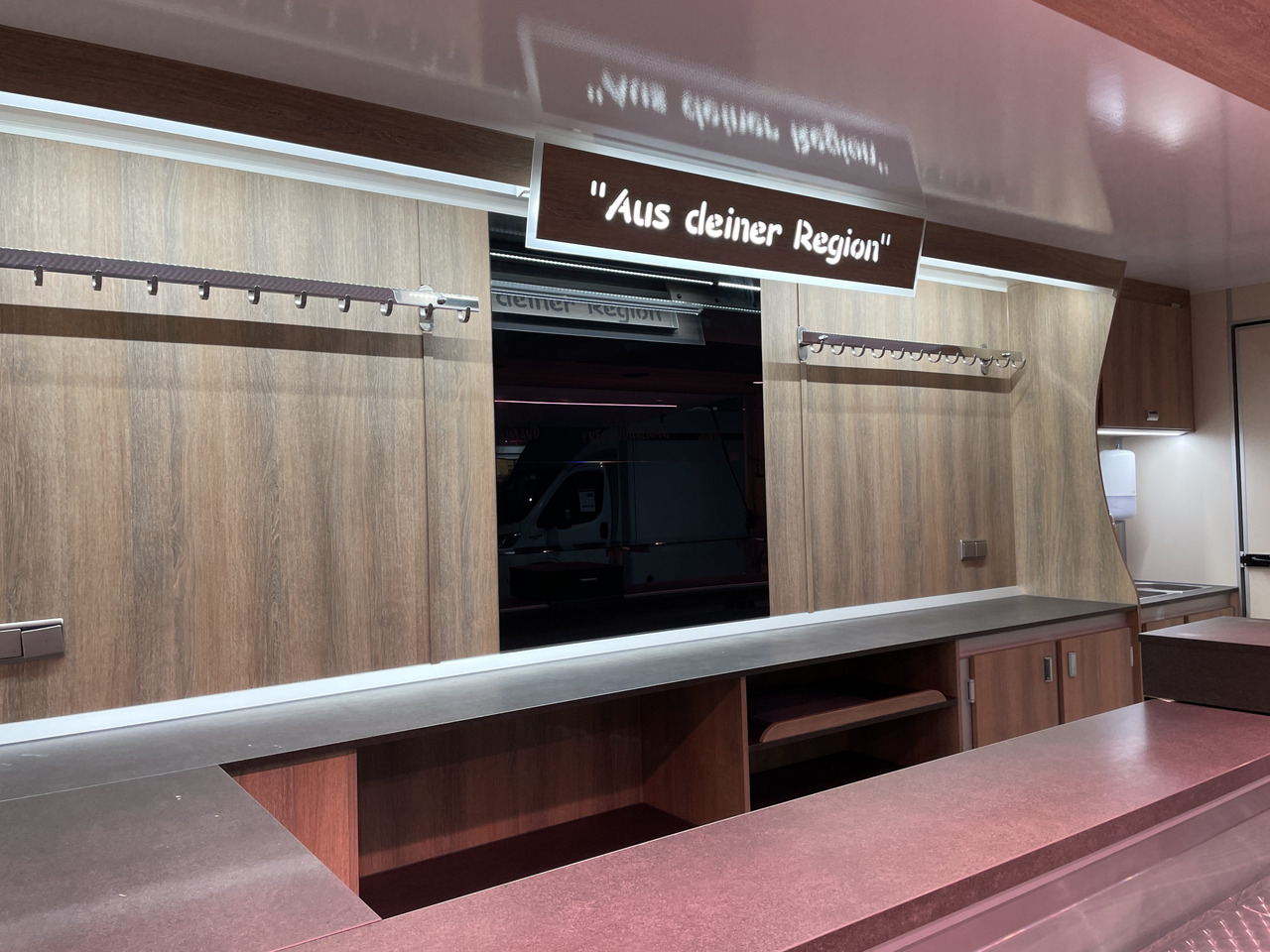 Verkaufsanhänger BORCO HÖHNS - Vending trailer: picture 3 Verkaufsanhänger BORCO HÖHNS - Vending trailer: picture 3