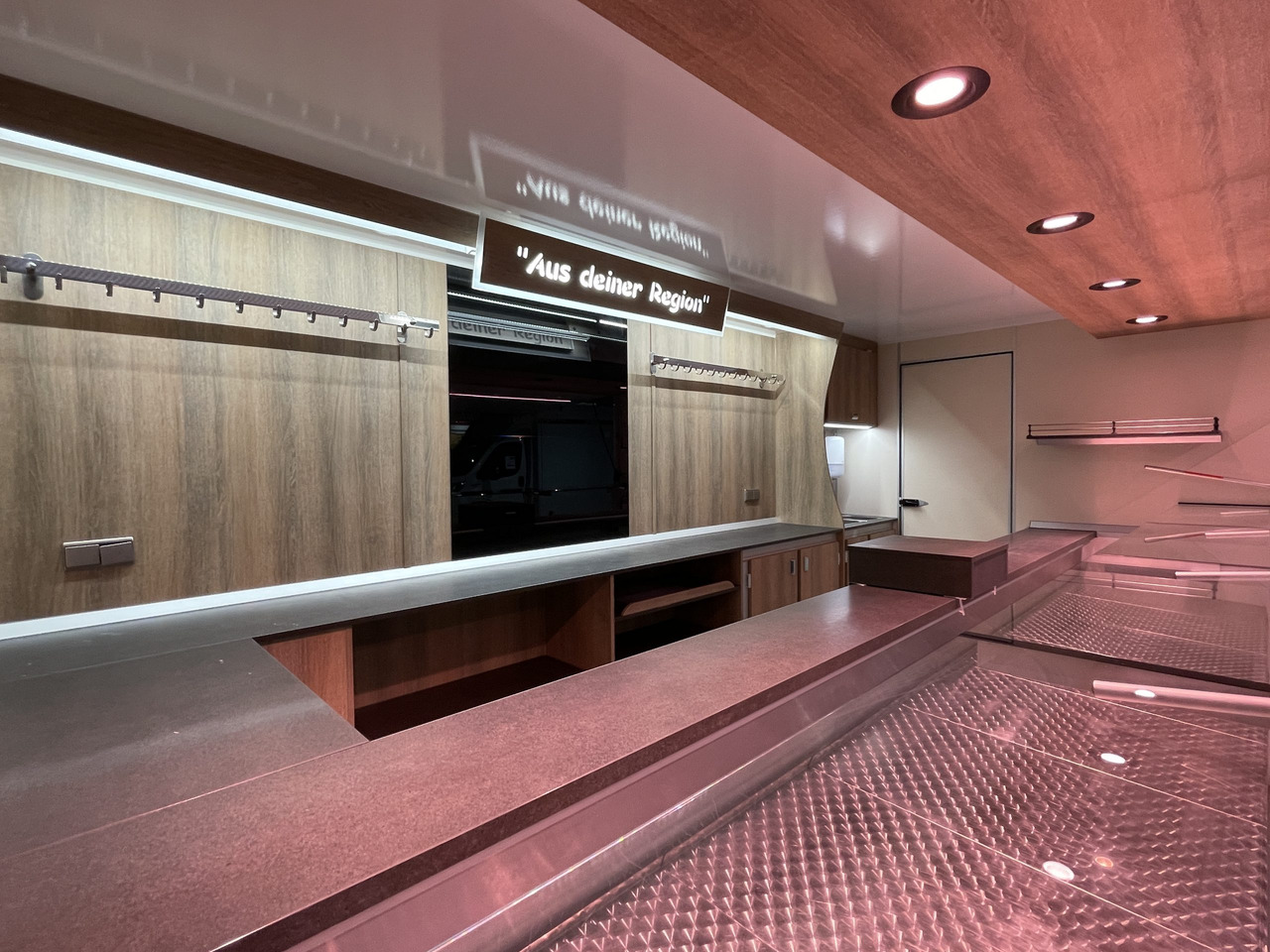 Verkaufsanhänger BORCO HÖHNS - Vending trailer: picture 4 Verkaufsanhänger BORCO HÖHNS - Vending trailer: picture 4