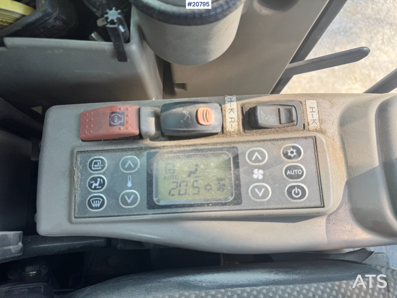 Mini excavator Case CX75C: picture 37