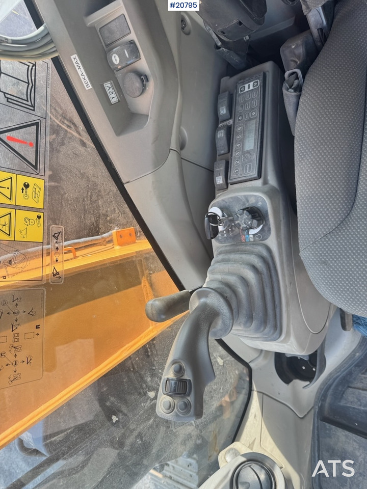 Mini excavator Case CX75C: picture 33