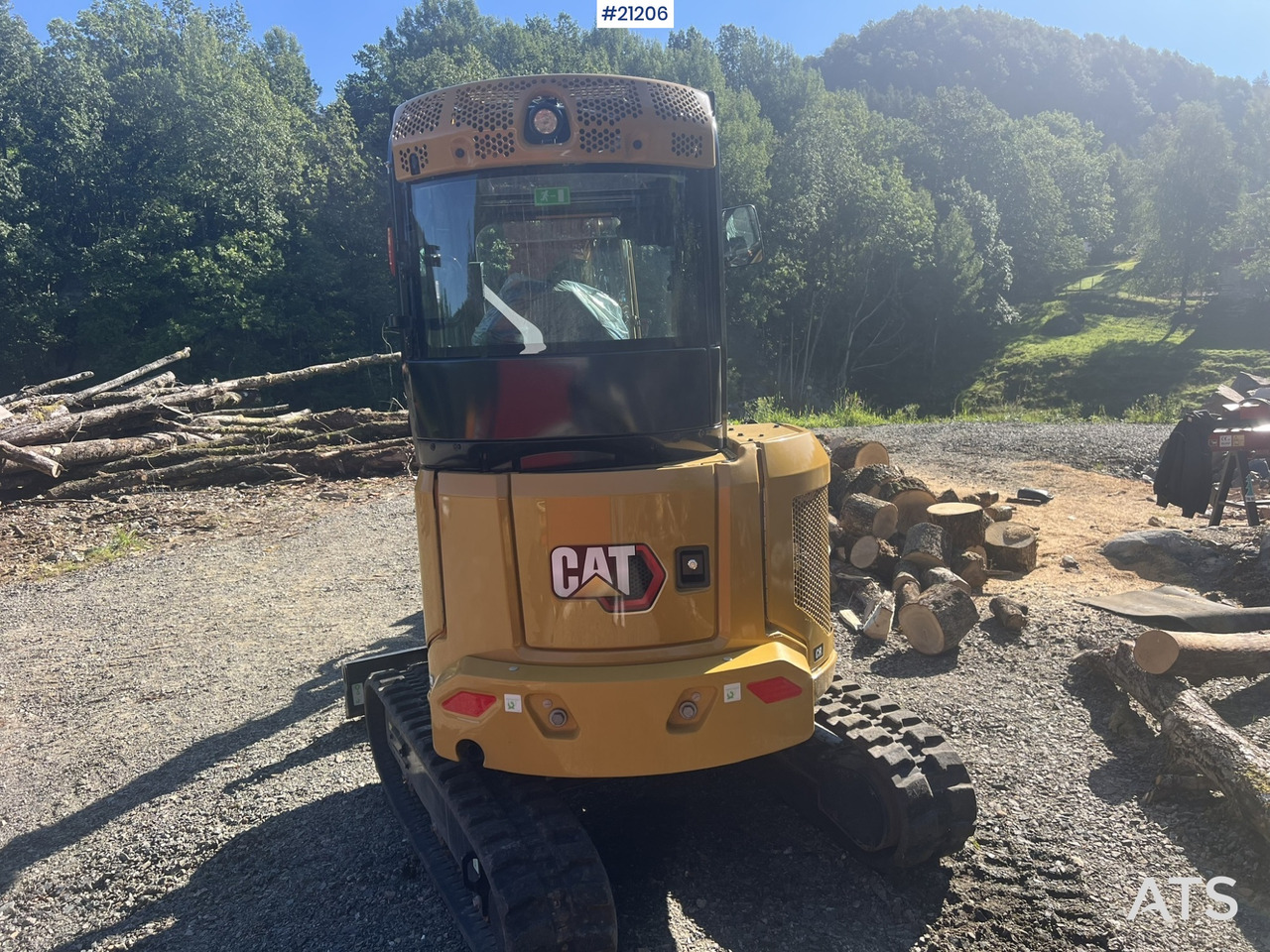 Caterpillar 302.7 CR - Mini excavator: picture 2 Caterpillar 302.7 CR - Mini excavator: picture 2
