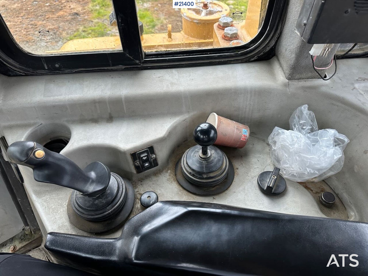 Bulldozer Caterpillar D6R LGP: picture 33