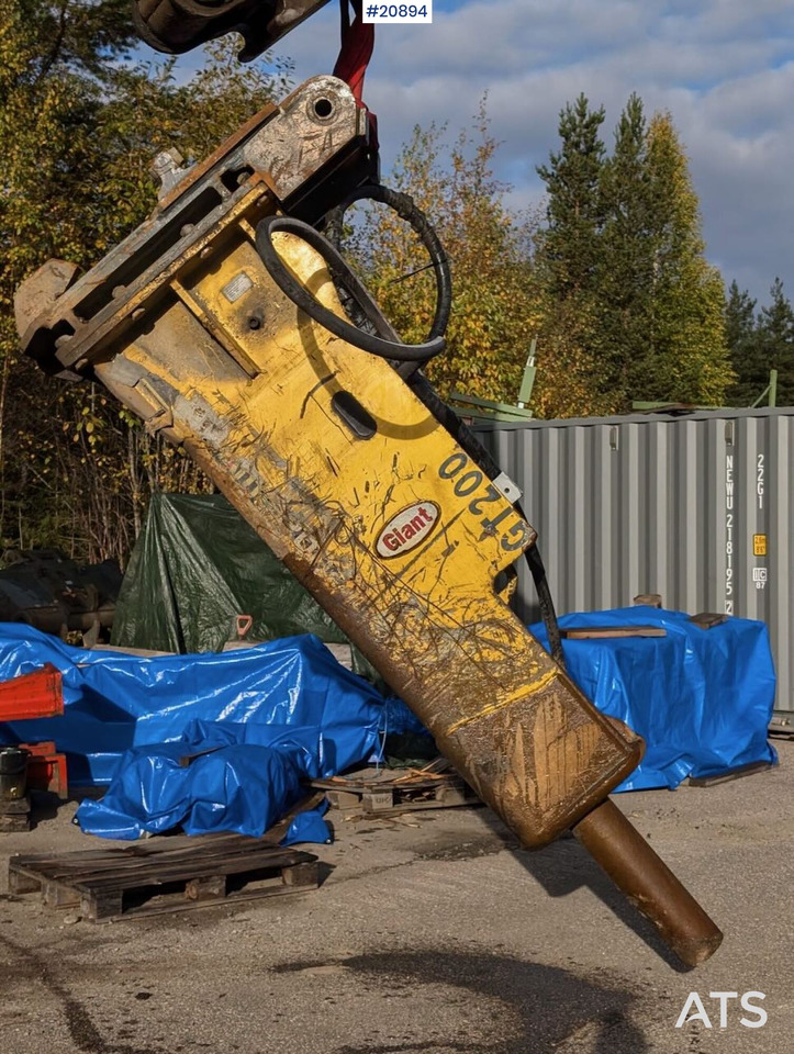 Giant GT200 - Hydraulic hammer for Construction machinery: picture 1 Giant GT200 - Hydraulic hammer for Construction machinery: picture 1