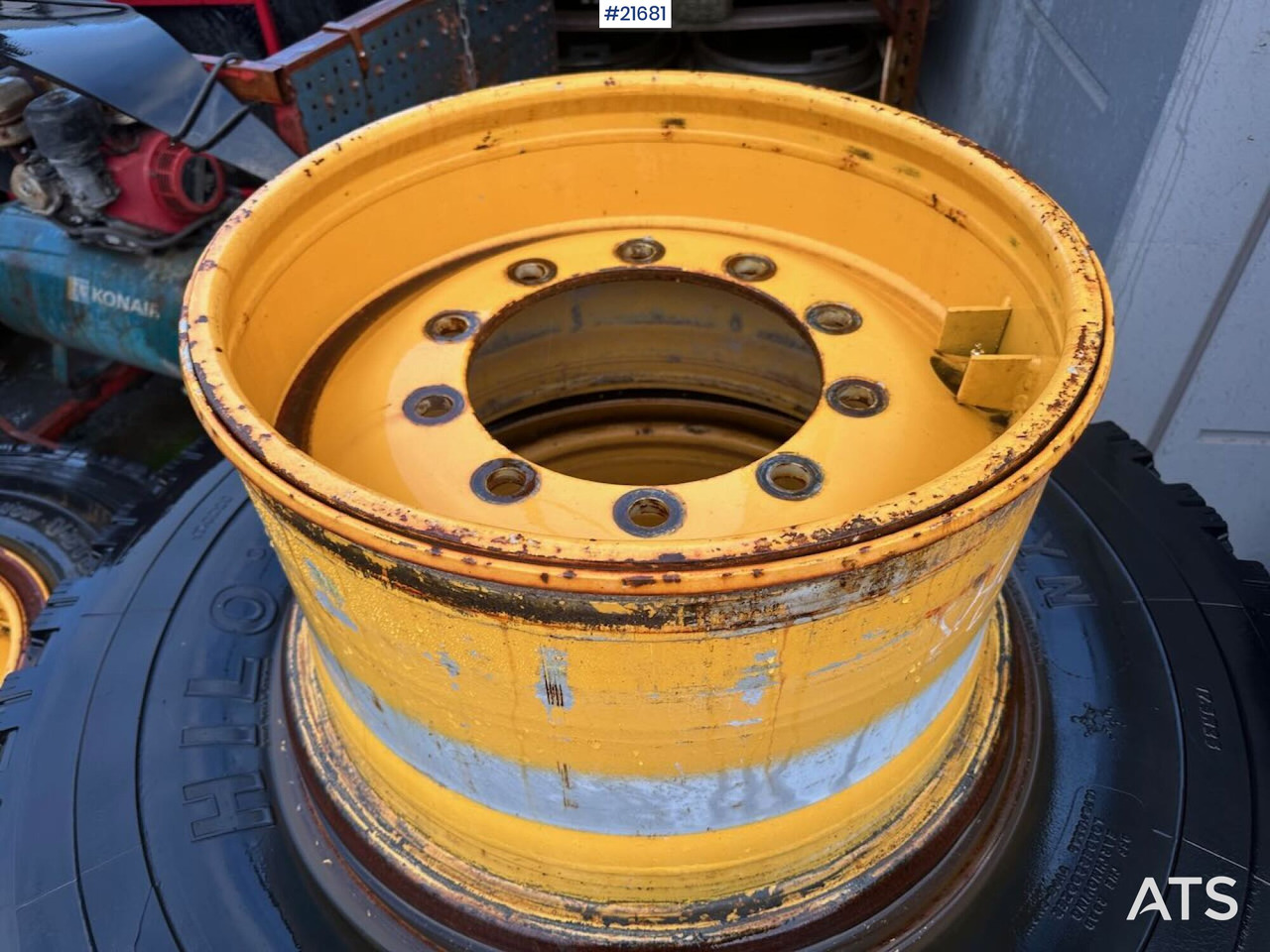 Hilo Dekkene har stått på en Volvo L60E - Wheels and tires for Construction machinery: picture 4 Hilo Dekkene har stått på en Volvo L60E - Wheels and tires for Construction machinery: picture 4