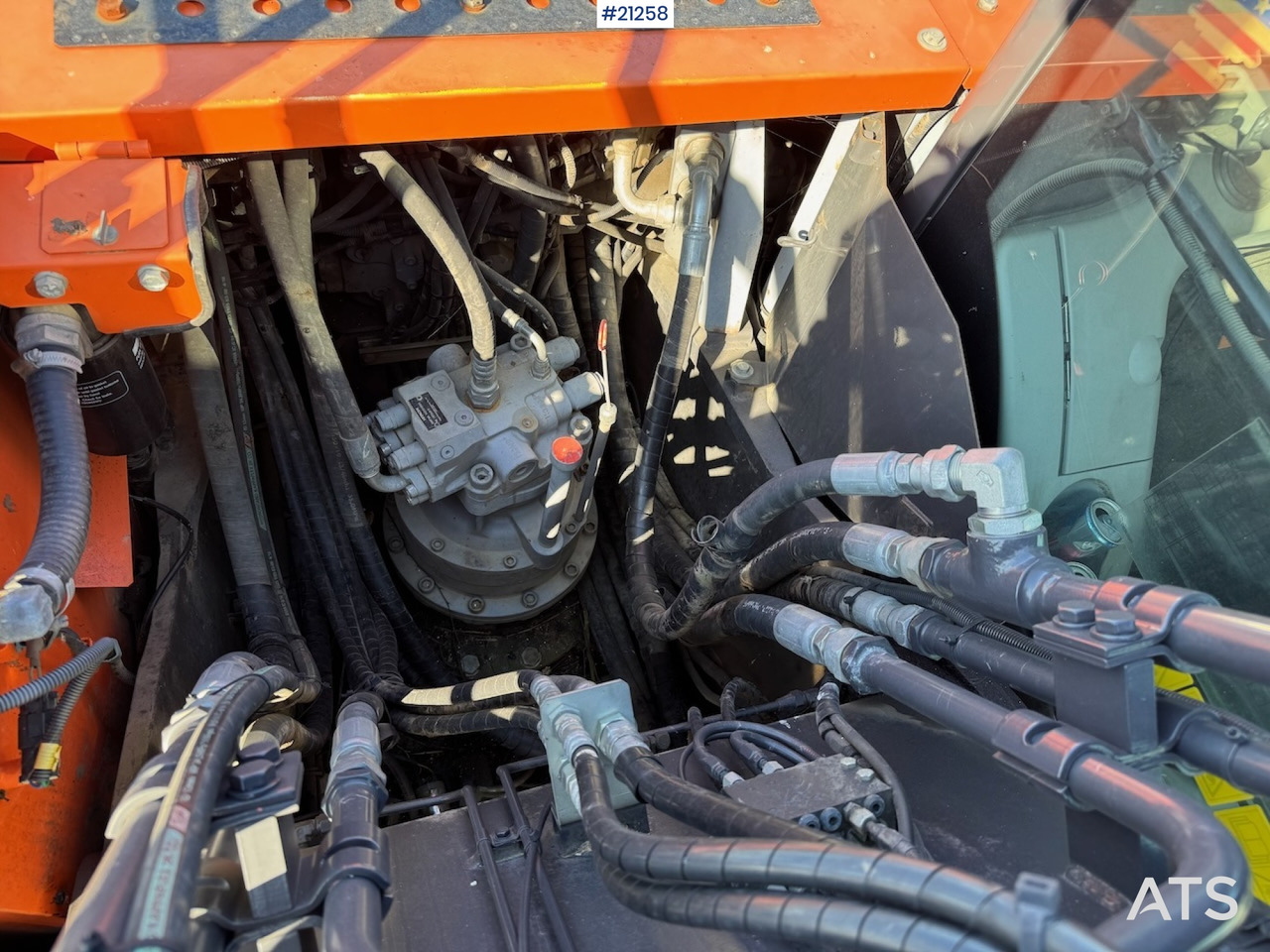 Excavator Hitachi ZX 190 LC-6: picture 35 Excavator Hitachi ZX 190 LC-6: picture 35