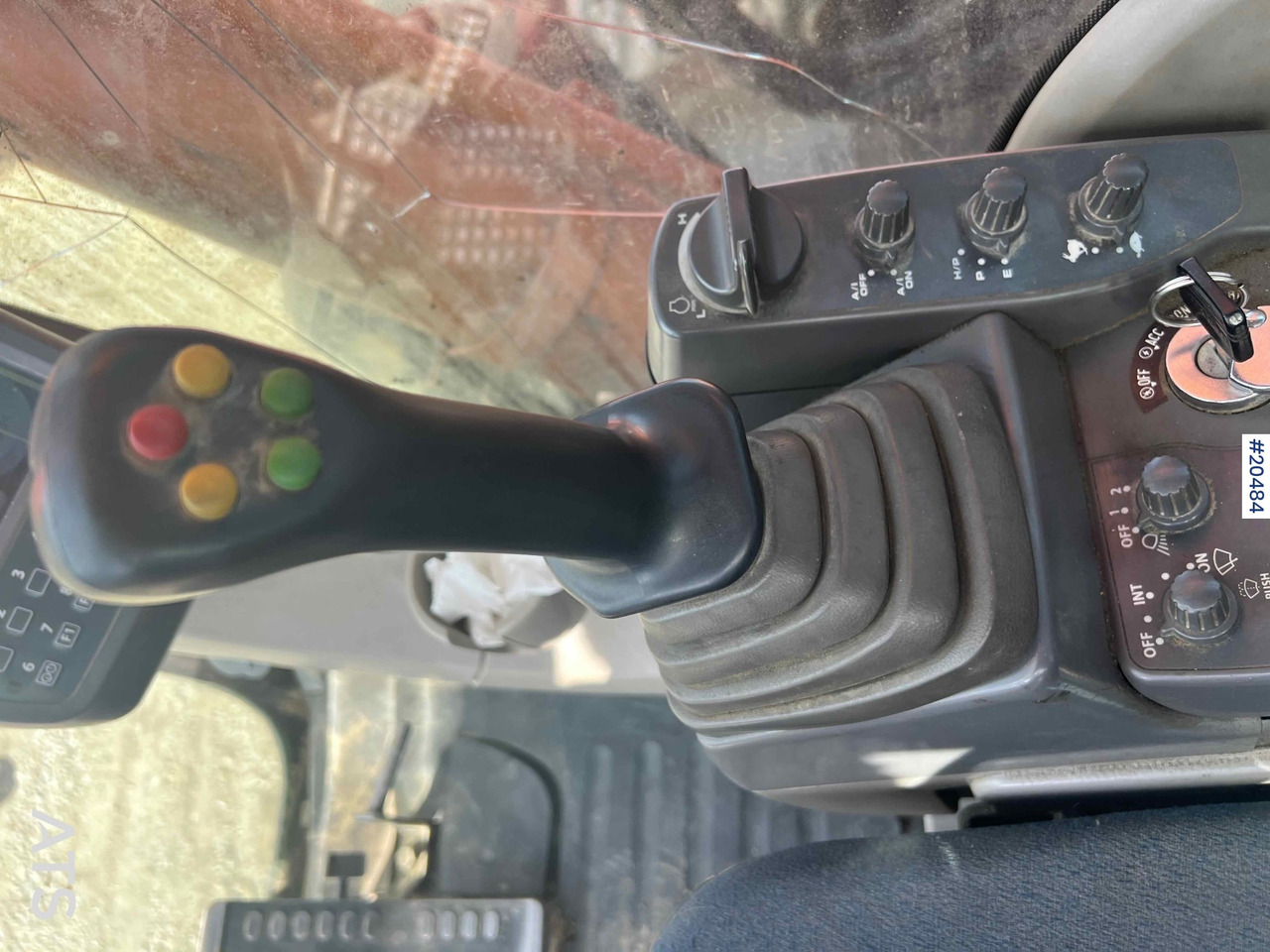 Excavator Hitachi ZX350LC-3: picture 17