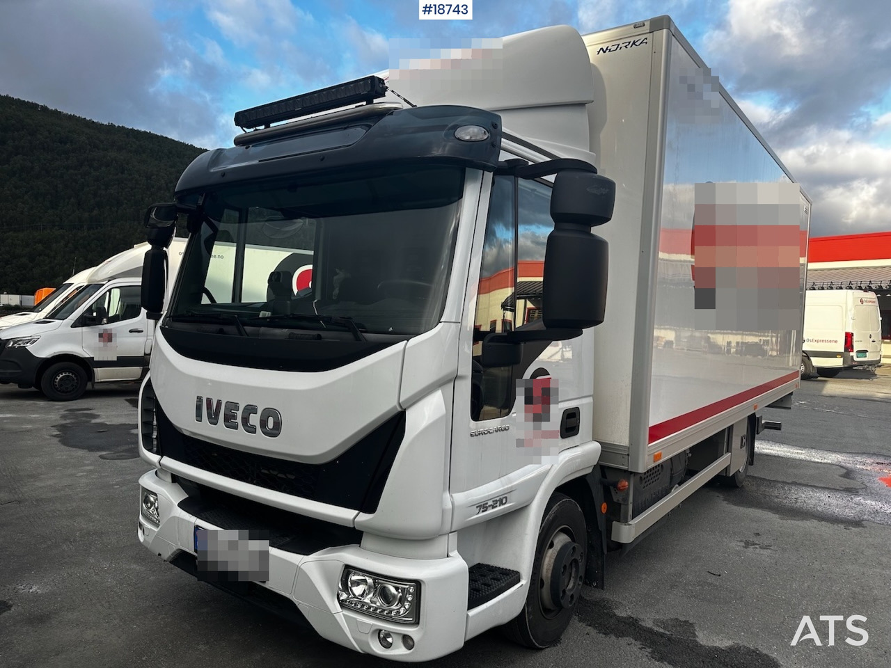 Iveco Eurocargo 75-210 - Box truck: picture 2 Iveco Eurocargo 75-210 - Box truck: picture 2