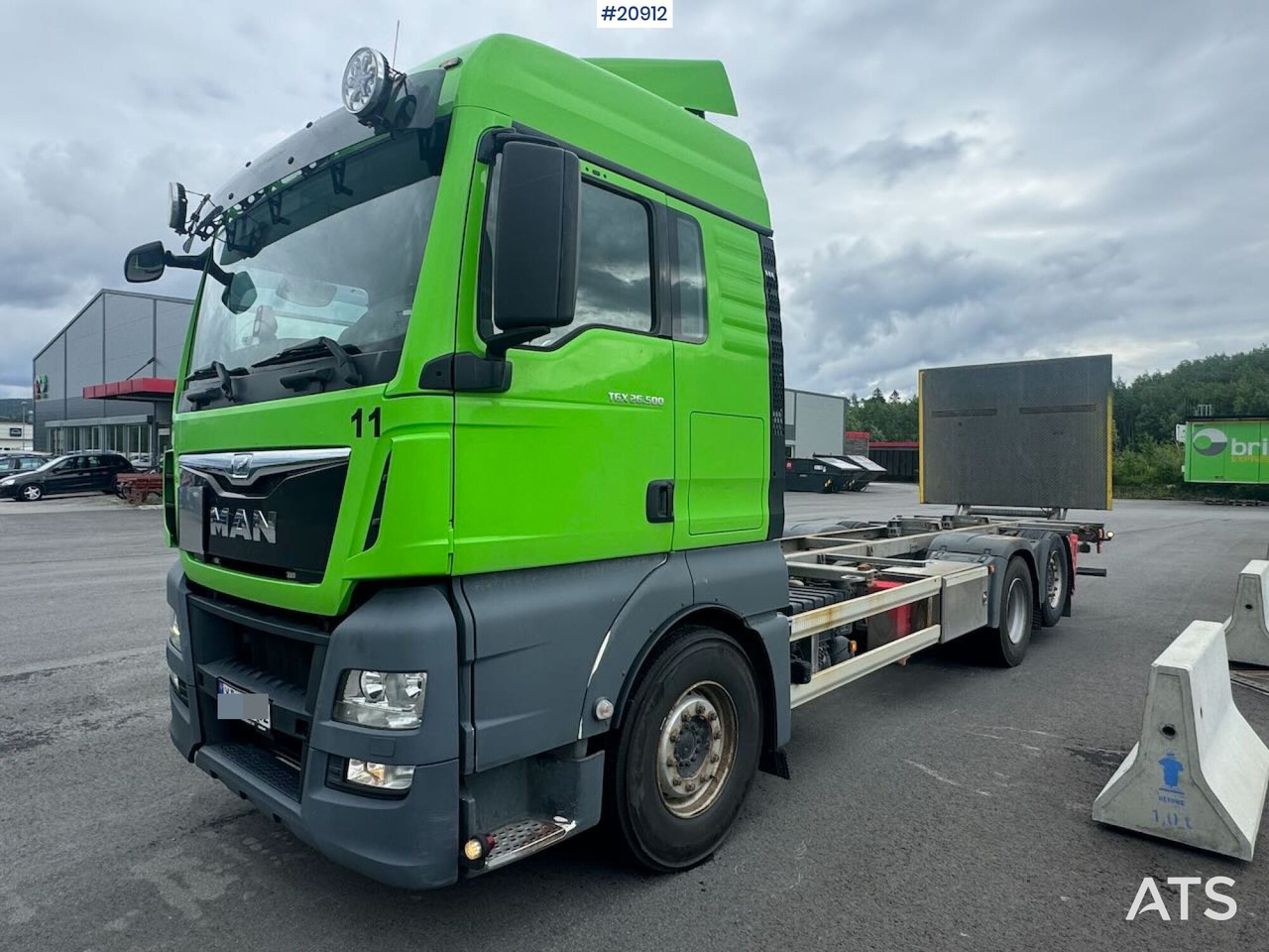 Container transporter/ Swap body truck MAN TGX 26.500: picture 37
