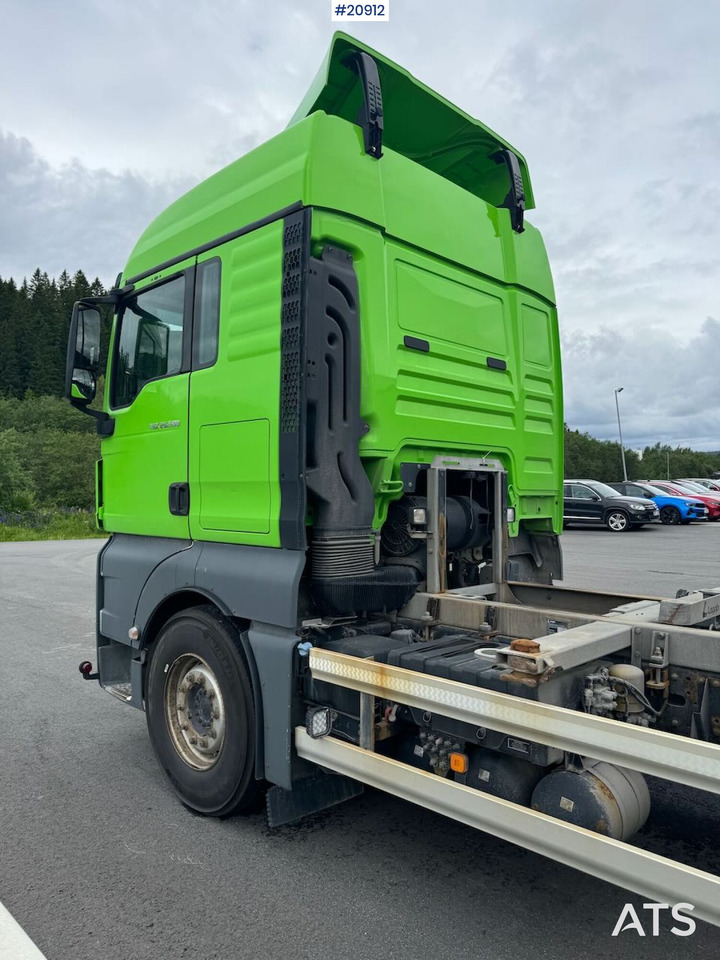 Container transporter/ Swap body truck MAN TGX 26.500: picture 9