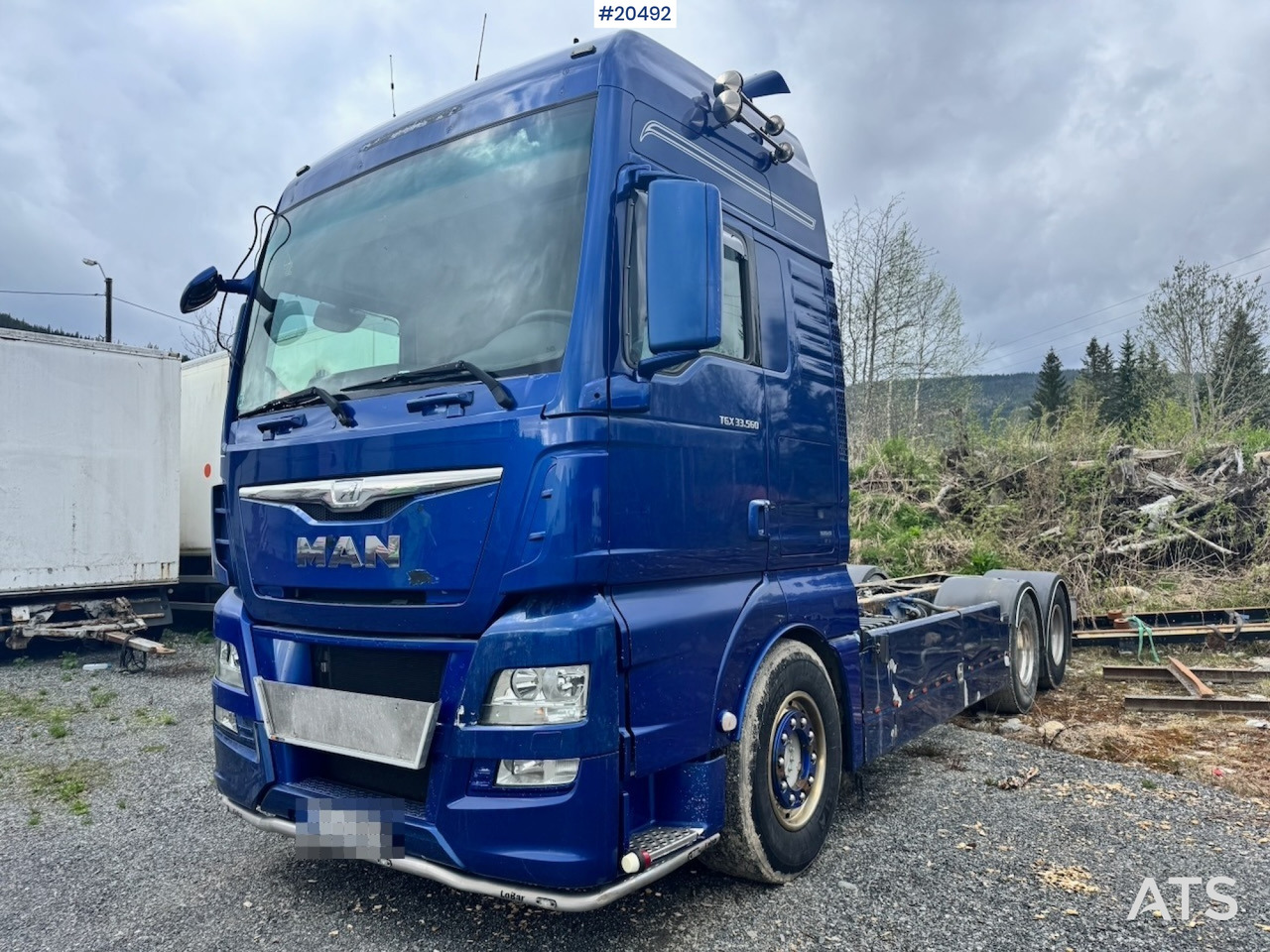 MAN TGX 33.560 - Cab chassis truck: picture 1 MAN TGX 33.560 - Cab chassis truck: picture 1