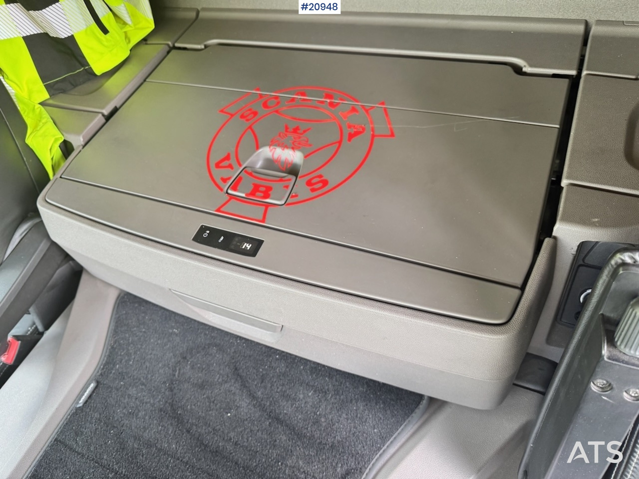 Garbage truck Scania P410: picture 49