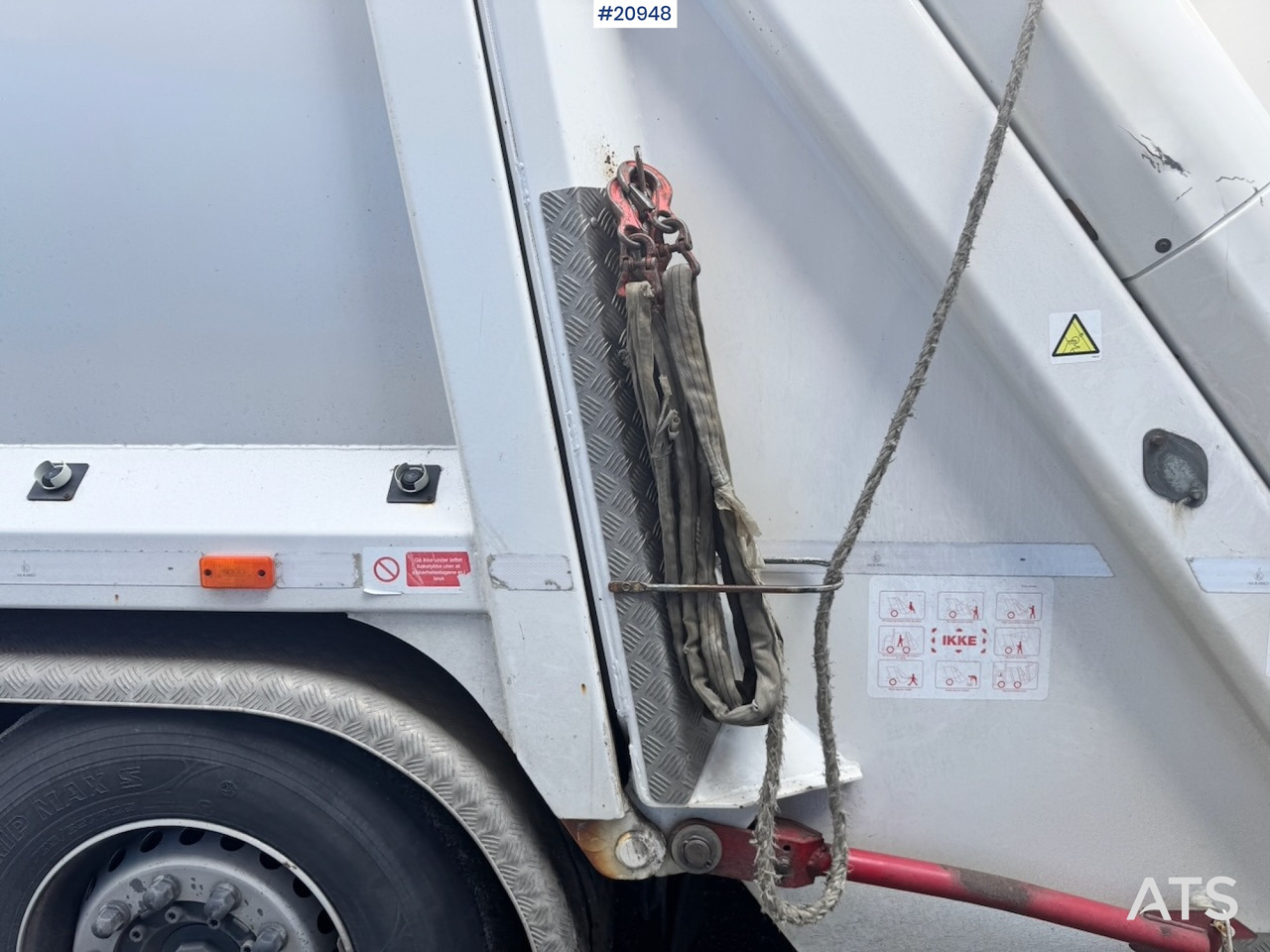 Garbage truck Scania P410: picture 25