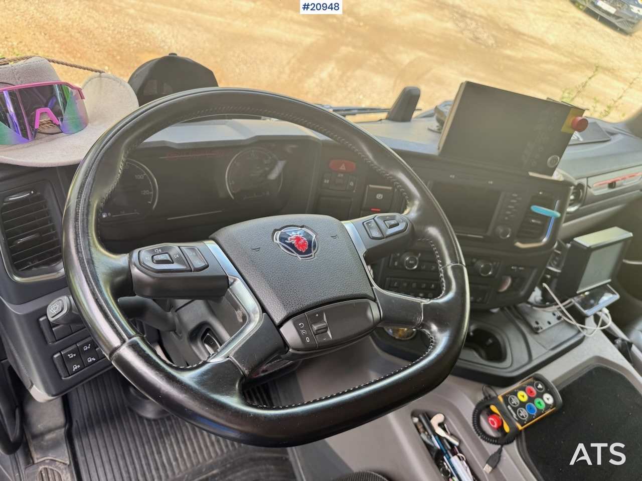 Garbage truck Scania P410: picture 37