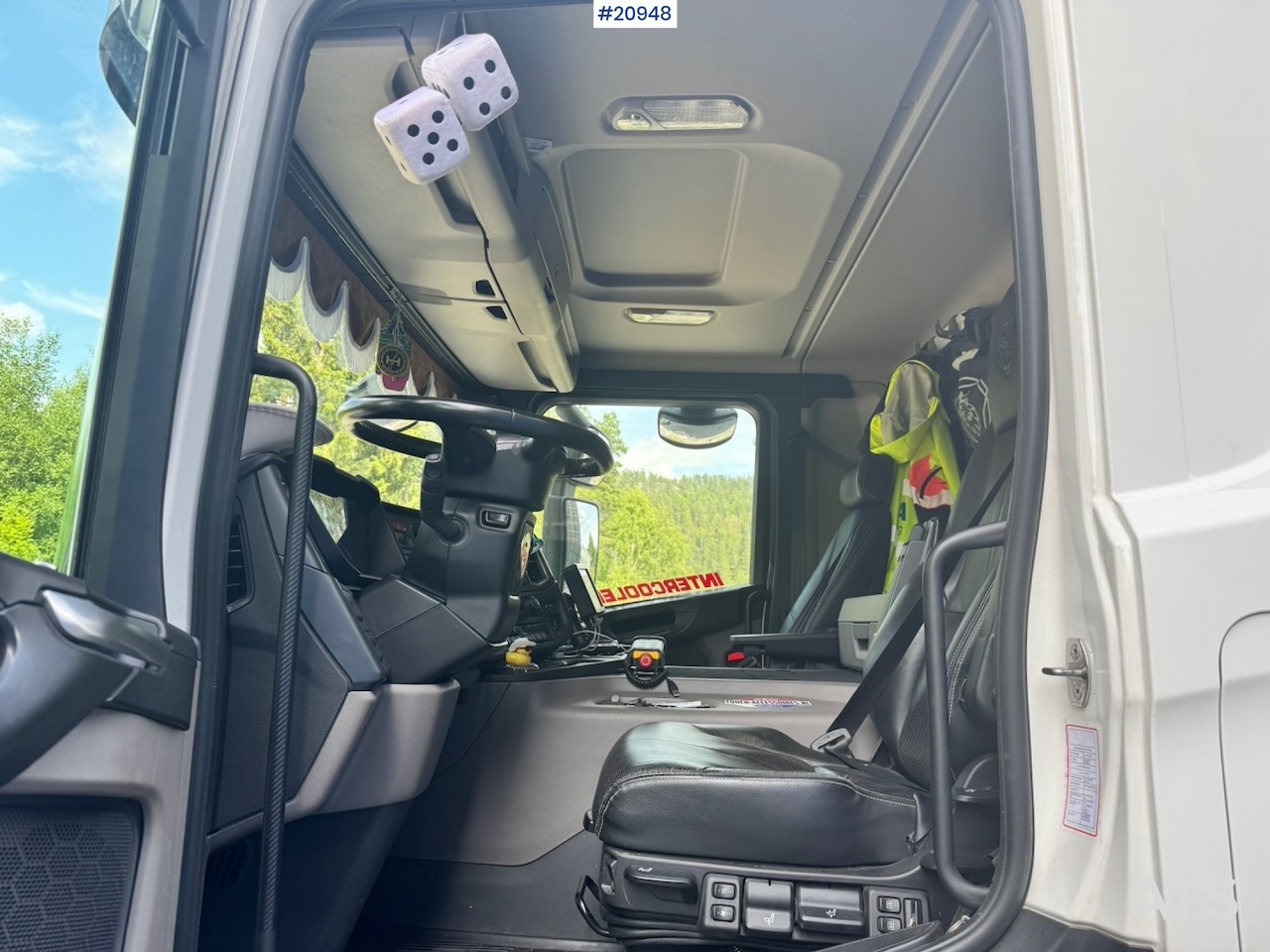 Garbage truck Scania P410: picture 35