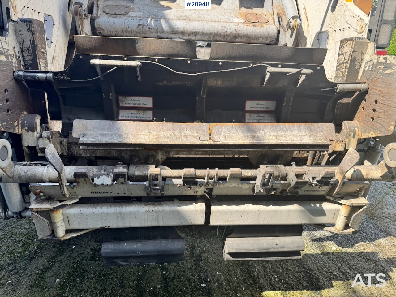 Garbage truck Scania P410: picture 32