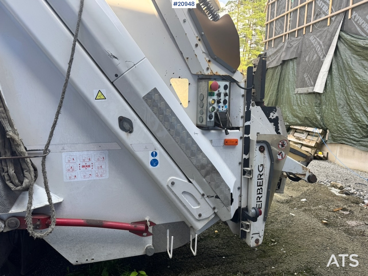 Garbage truck Scania P410: picture 26