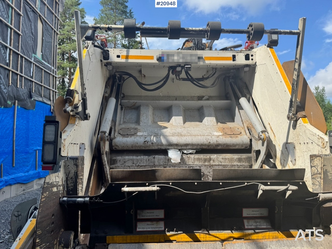 Garbage truck Scania P410: picture 33