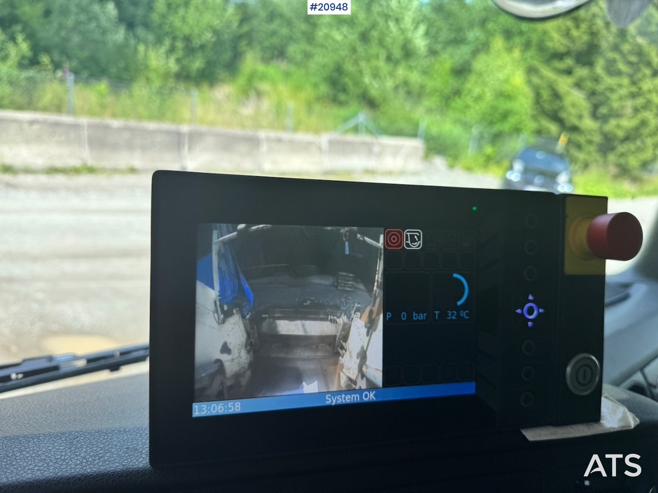 Garbage truck Scania P410: picture 50