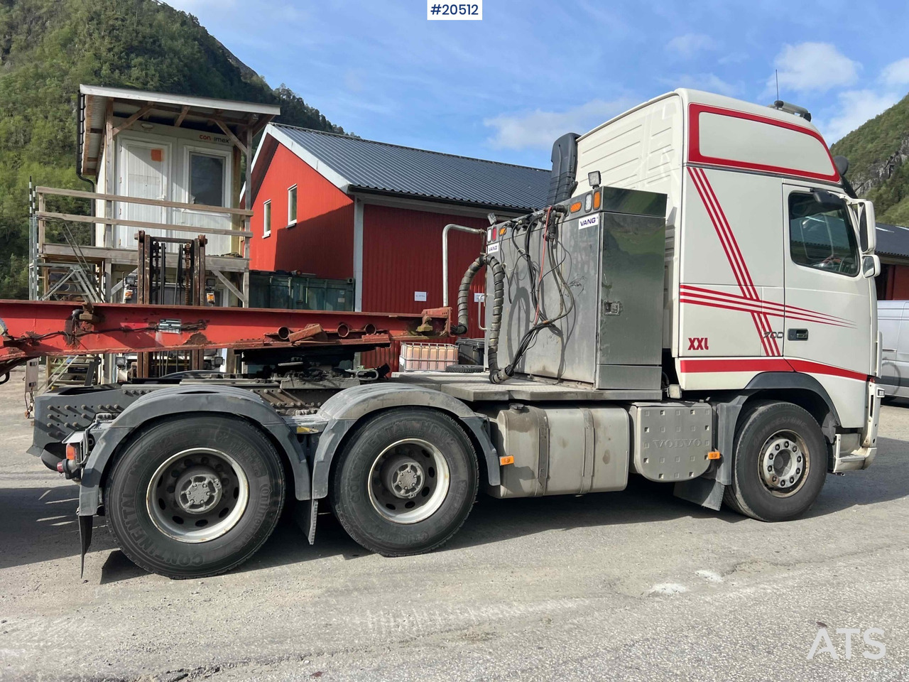 Tractor unit Volvo FH16: picture 13