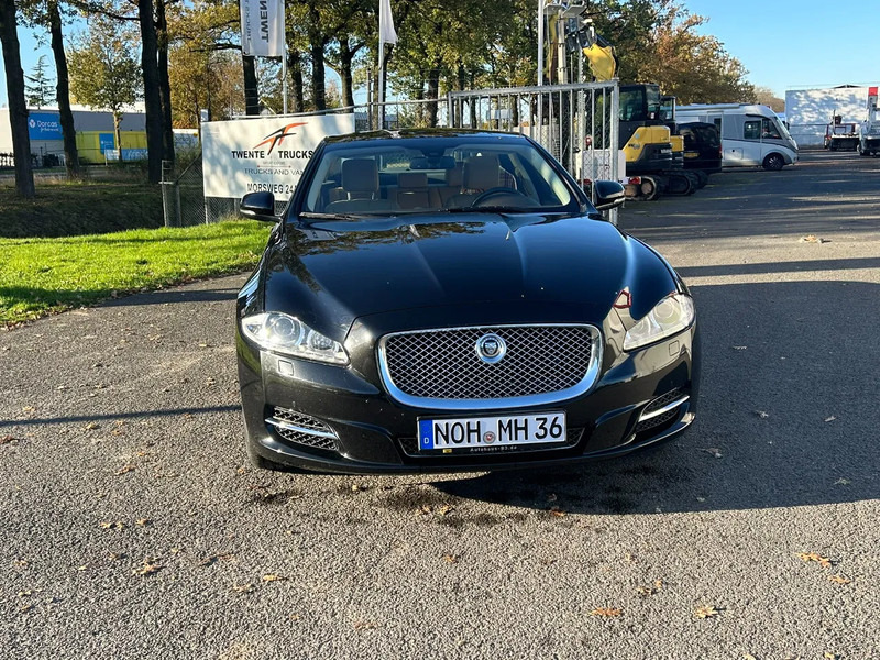Jaguar XJ 3.0 V6D 275 PK /AUTOM / PANO DAK / VOL LEDER / MERIDAN / EXPORT PRICE - Sedan: picture 4 Jaguar XJ 3.0 V6D 275 PK /AUTOM / PANO DAK / VOL LEDER / MERIDAN / EXPORT PRICE - Sedan: picture 4