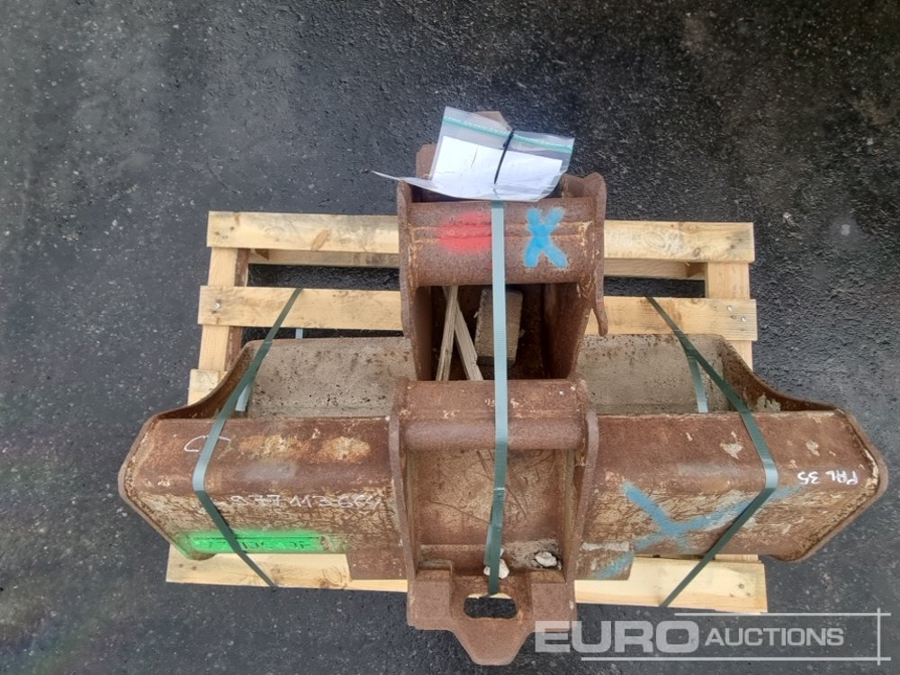 10" Digging, 40" Ditching Buckets - Construction equipment: picture 5 10" Digging, 40" Ditching Buckets - Construction equipment: picture 5