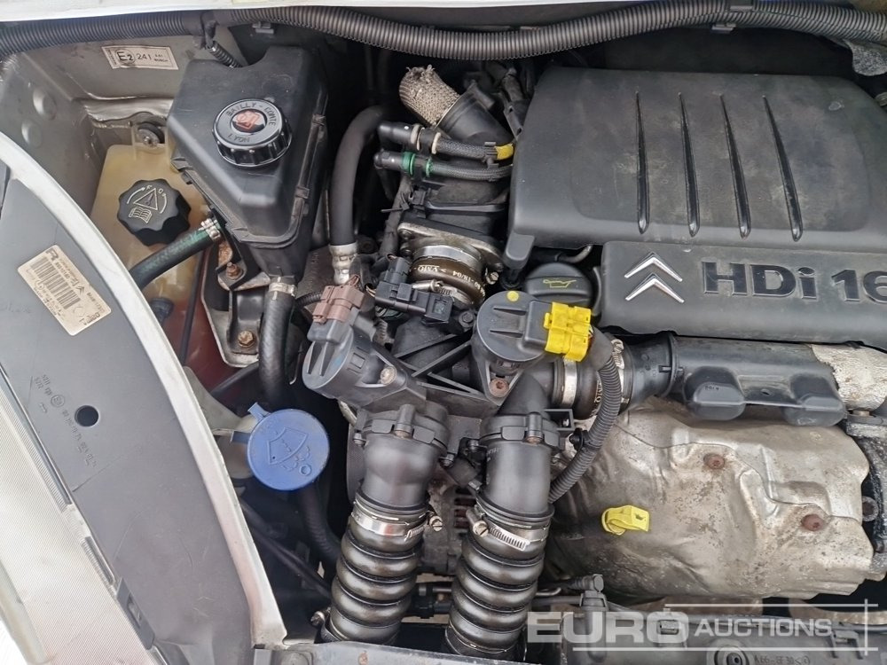 Car 2004 Citroen Xsara Picasso: picture 14
