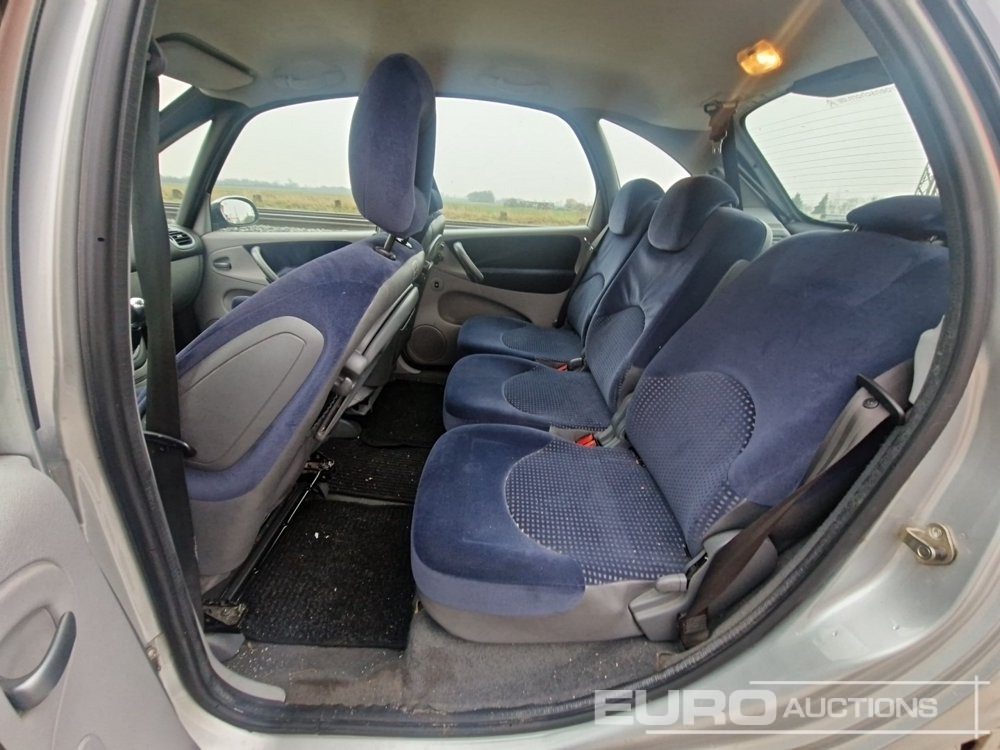 Car 2004 Citroen Xsara Picasso: picture 27