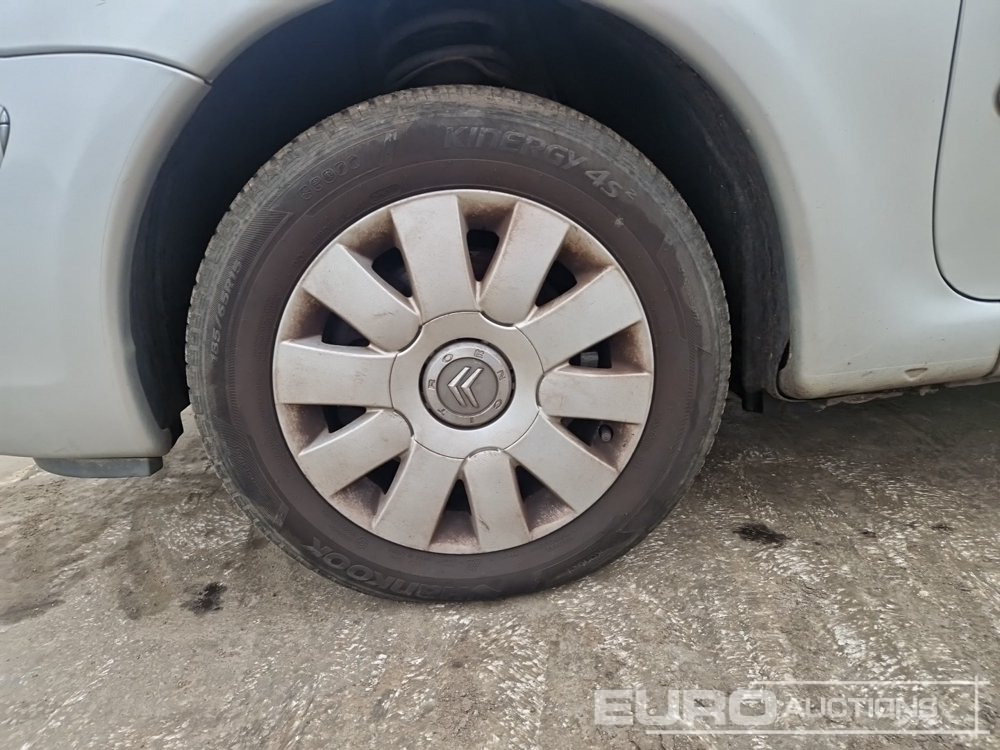 Car 2004 Citroen Xsara Picasso: picture 8