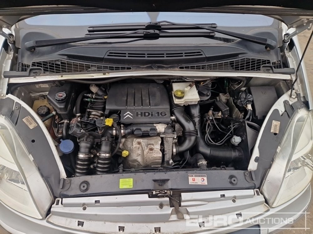 Car 2004 Citroen Xsara Picasso: picture 13