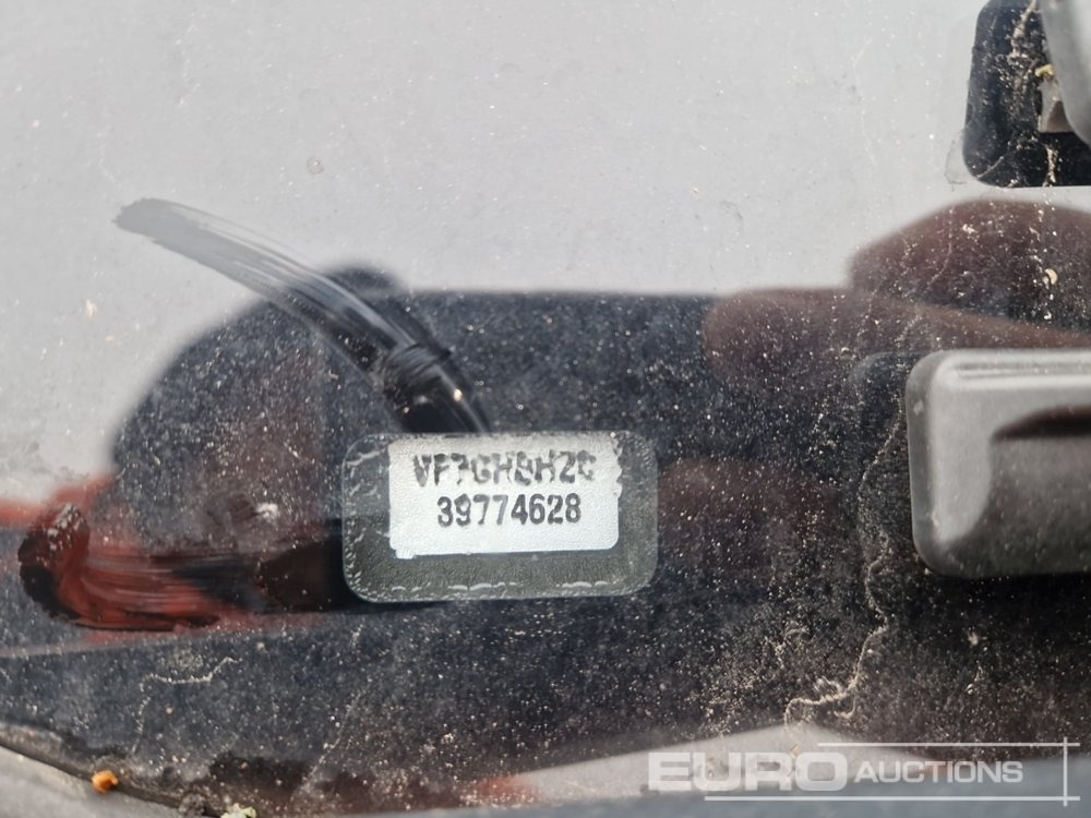 Car 2004 Citroen Xsara Picasso: picture 33