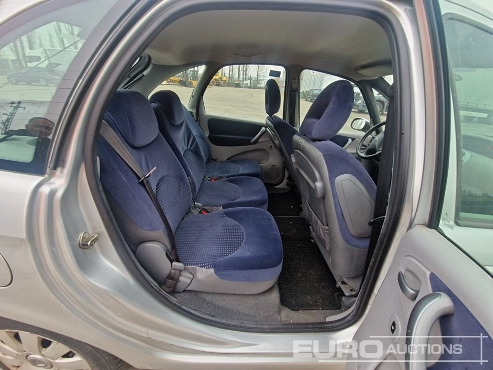 Car 2004 Citroen Xsara Picasso: picture 29