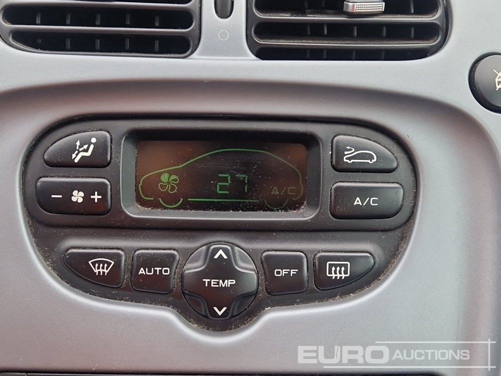 Car 2004 Citroen Xsara Picasso: picture 22
