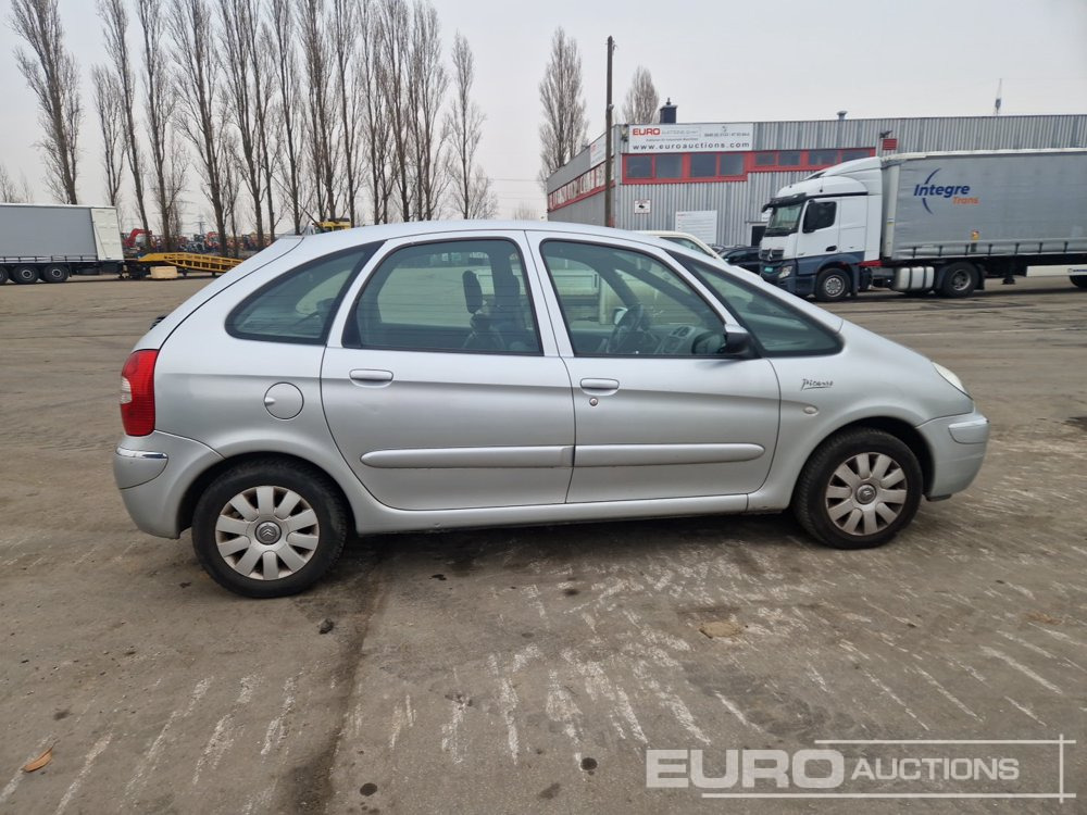 Car 2004 Citroen Xsara Picasso: picture 6