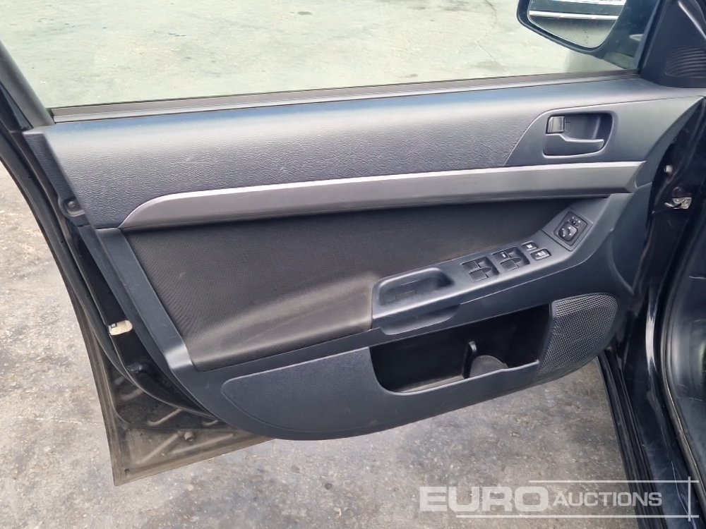 Car 2010 Mitsubishi Lancer: picture 25