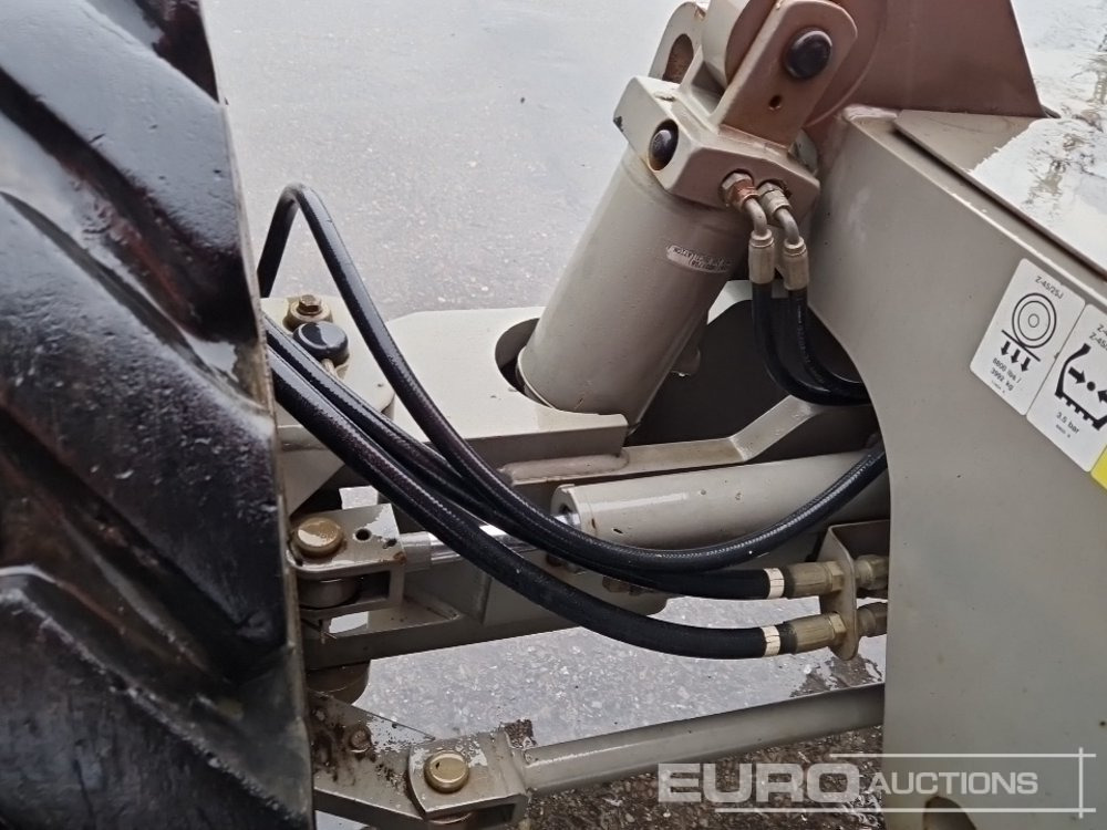 Aerial platform 2011 Genie Z-45/25: picture 12