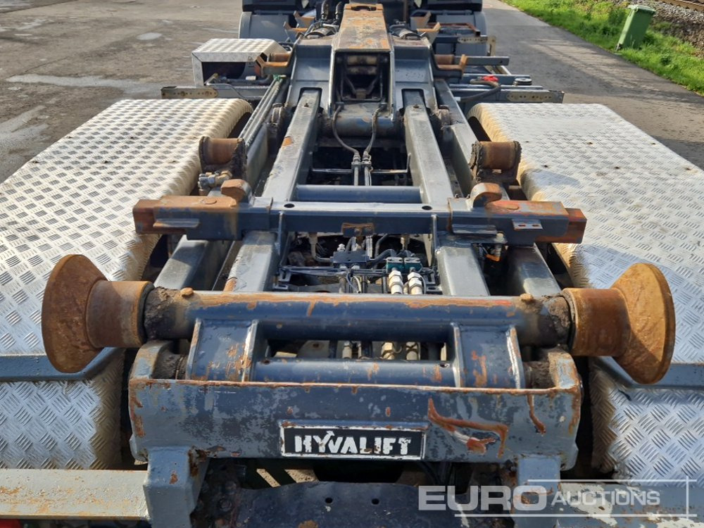 Hook lift truck 2011 Mercedes Benz AXOR 2540: picture 16