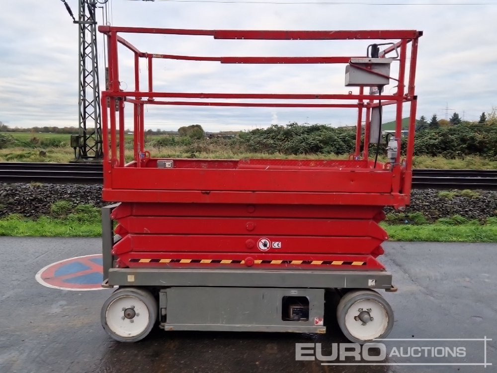 2013 SkyJack SJIII-4626 - Scissor lift: picture 2 2013 SkyJack SJIII-4626 - Scissor lift: picture 2