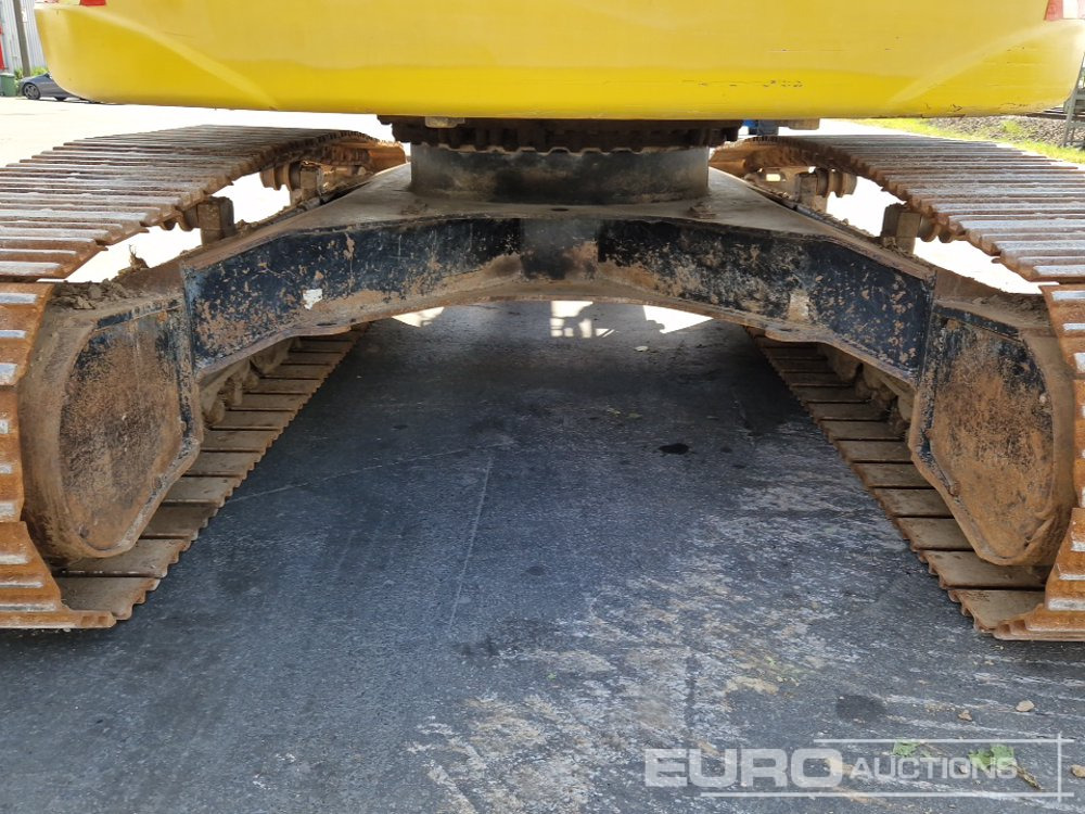Crawler excavator 2016 Hitachi ZX225USLC-5B: picture 16
