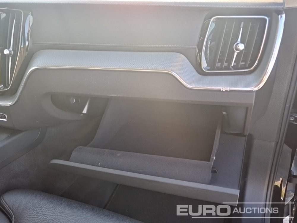 Car 2023 Volvo XC60: picture 35