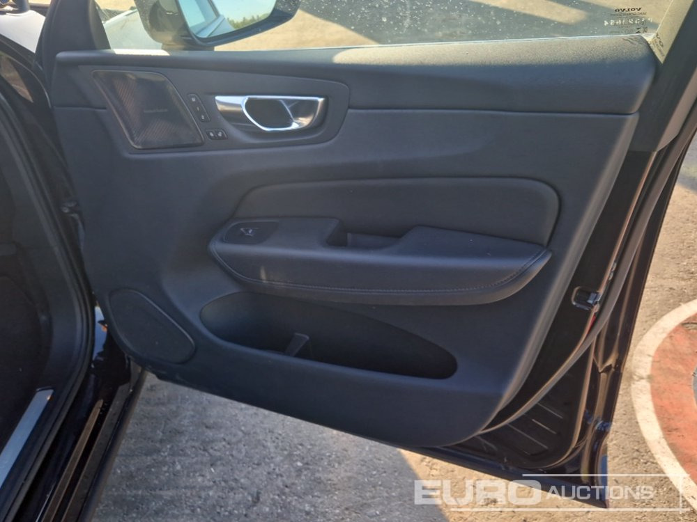 Car 2023 Volvo XC60: picture 28