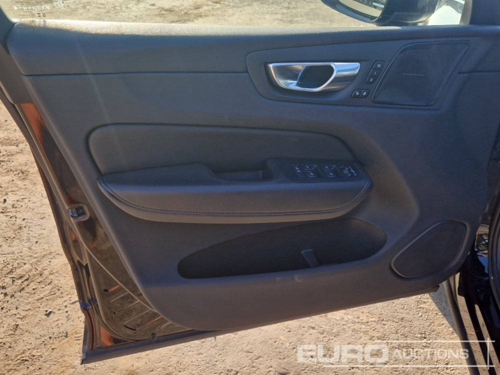 Car 2023 Volvo XC60: picture 29