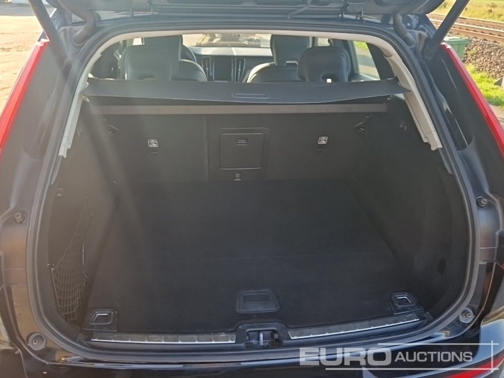 Car 2023 Volvo XC60: picture 18