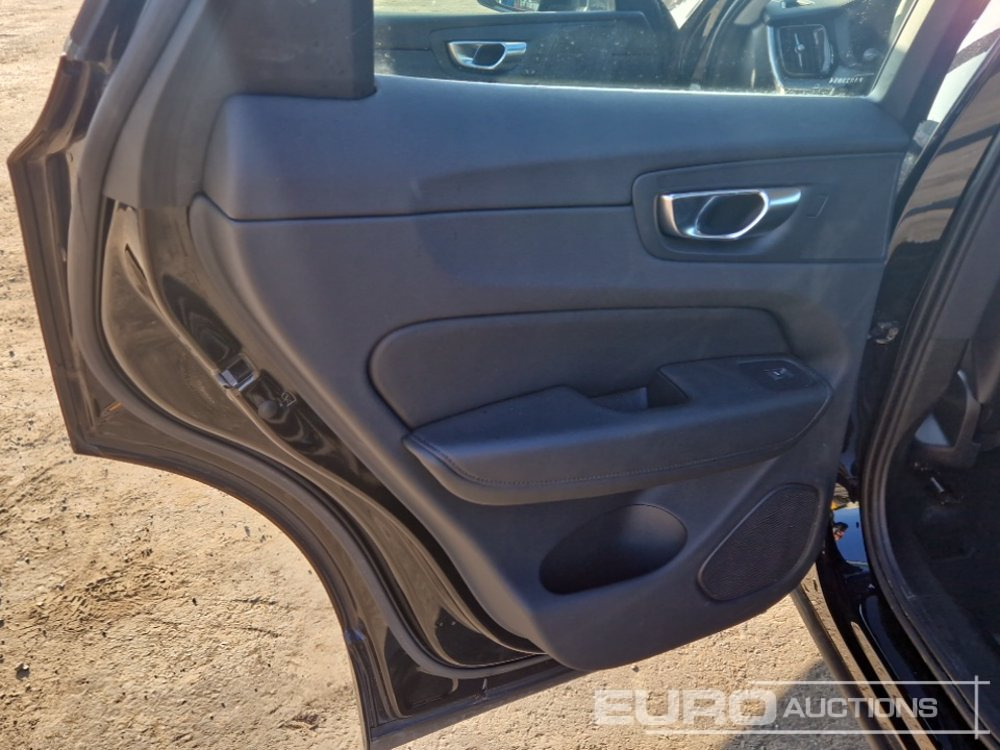 Car 2023 Volvo XC60: picture 24