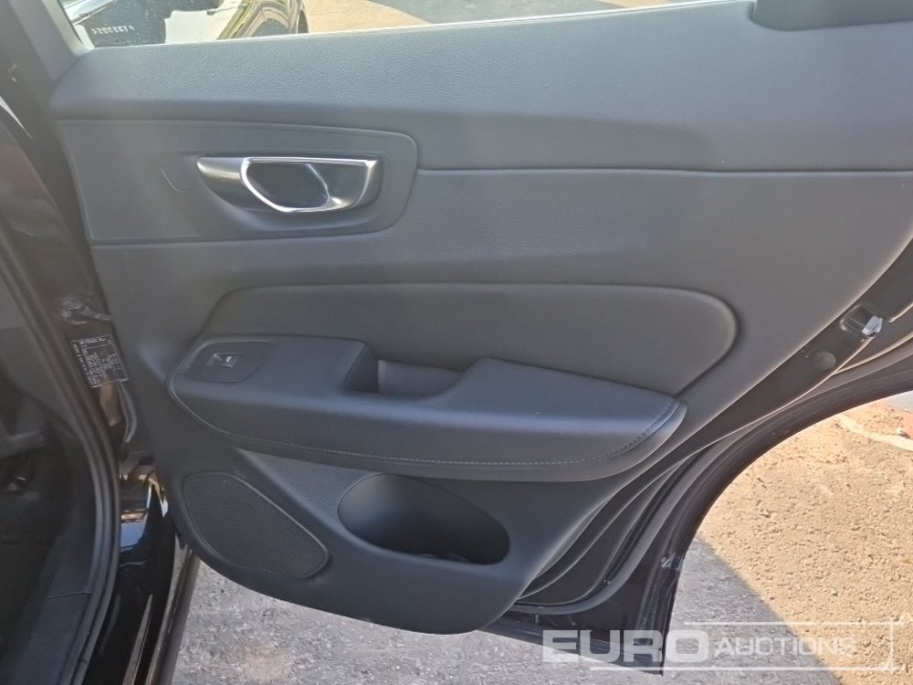 Car 2023 Volvo XC60: picture 23