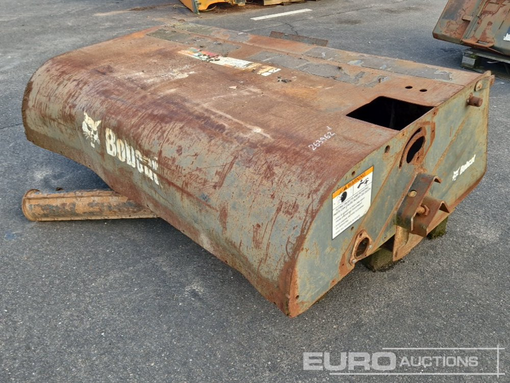 Bobcat Sweeper Collector to suit Skidsteer - Bucket: picture 1 Bobcat Sweeper Collector to suit Skidsteer - Bucket: picture 1
