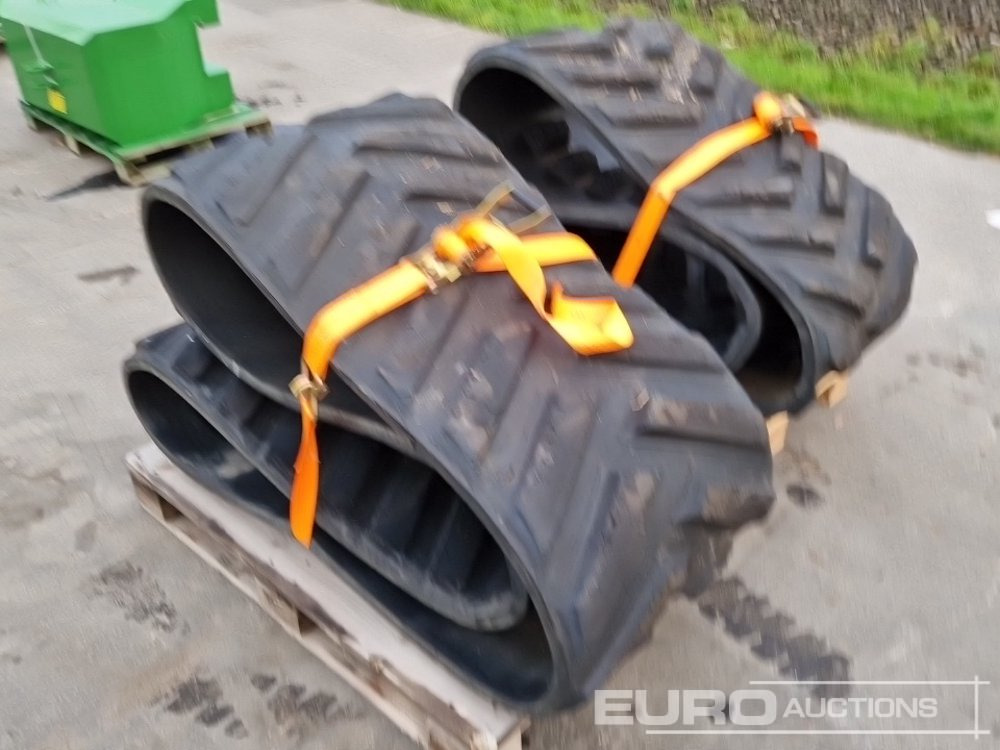 Camso 24" Rubber Tracks (2 of) 1 pair of Camso Rubber Tracks in size 24" to suit John Deere 8RX Tractors - Track for Construction machinery: picture 4 Camso 24" Rubber Tracks (2 of) 1 pair of Camso Rubber Tracks in size 24" to suit John Deere 8RX Tractors - Track for Construction machinery: picture 4
