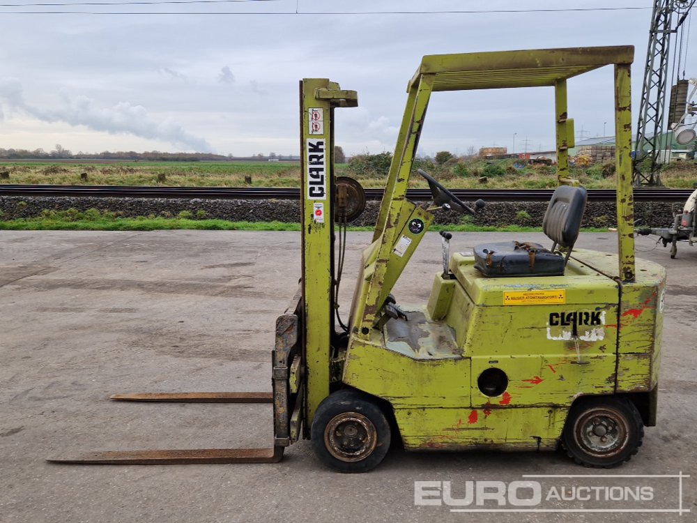 Clark H500V30PD - Forklift: picture 2 Clark H500V30PD - Forklift: picture 2