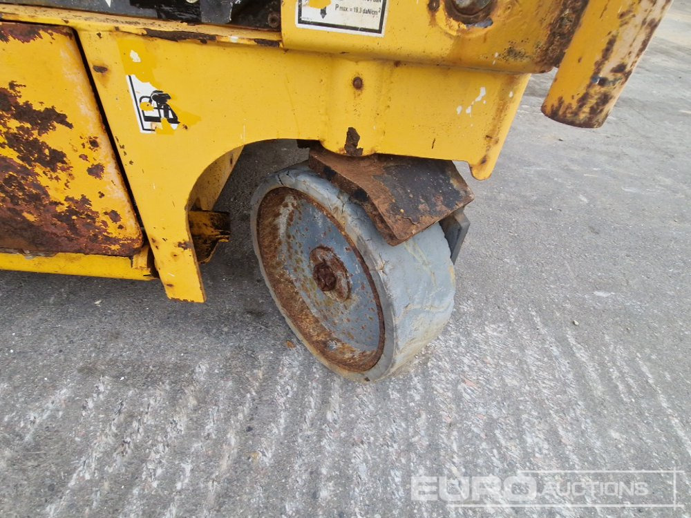 Haulotte Compact 12 - Aerial platform: picture 5 Haulotte Compact 12 - Aerial platform: picture 5