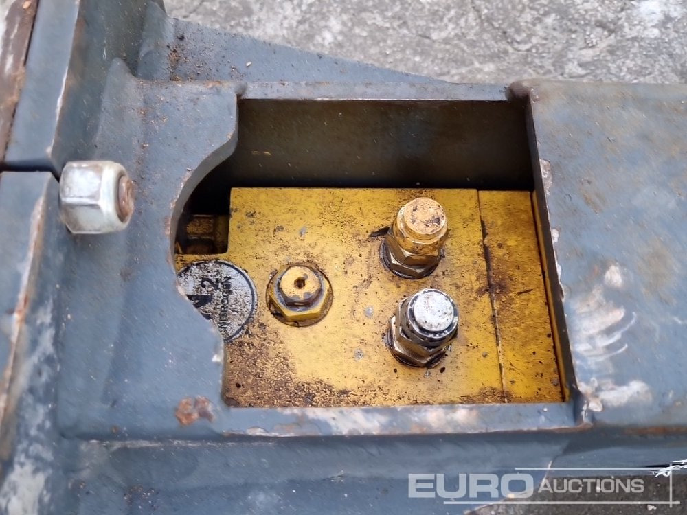 Mustang Hydraulic Breaker to suit Mini Excavator - Hydraulic hammer: picture 5 Mustang Hydraulic Breaker to suit Mini Excavator - Hydraulic hammer: picture 5